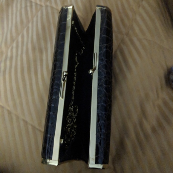 Sasha, Black snake-like skin clutch - Picture 4 of 7